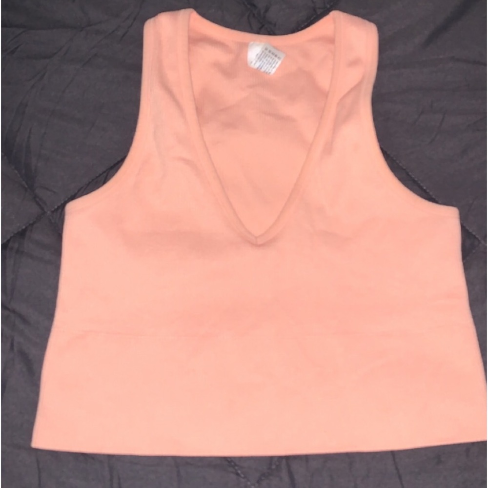 Seamless V-Neck Crop Rib Tank (90 degree by Reflex)